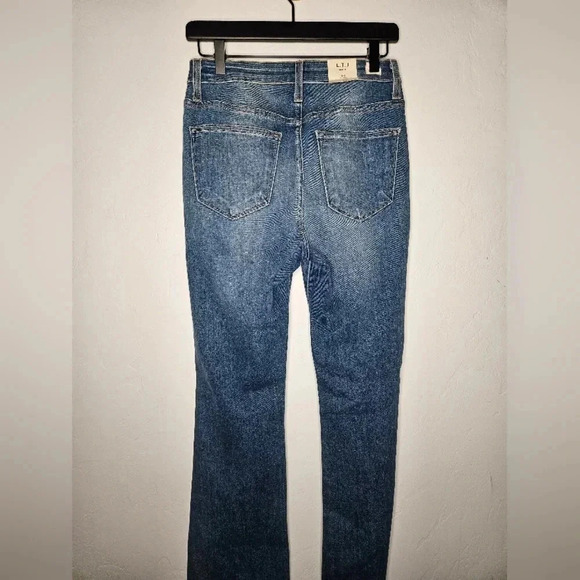 Letters To Juliet  Medium Wash High Rise Bootcut Jean Distressed Raw Hem Size 26 - Picture 5 of 9